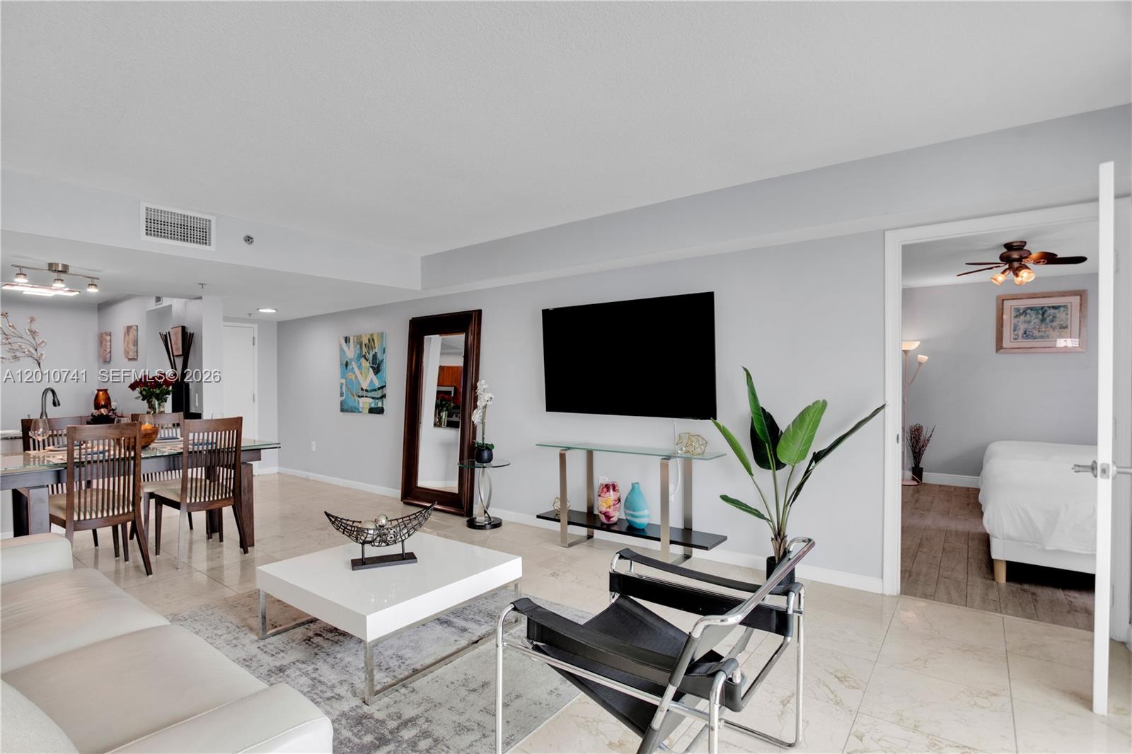 1200 Brickell Bay Dr #3515, Miami FL 33131