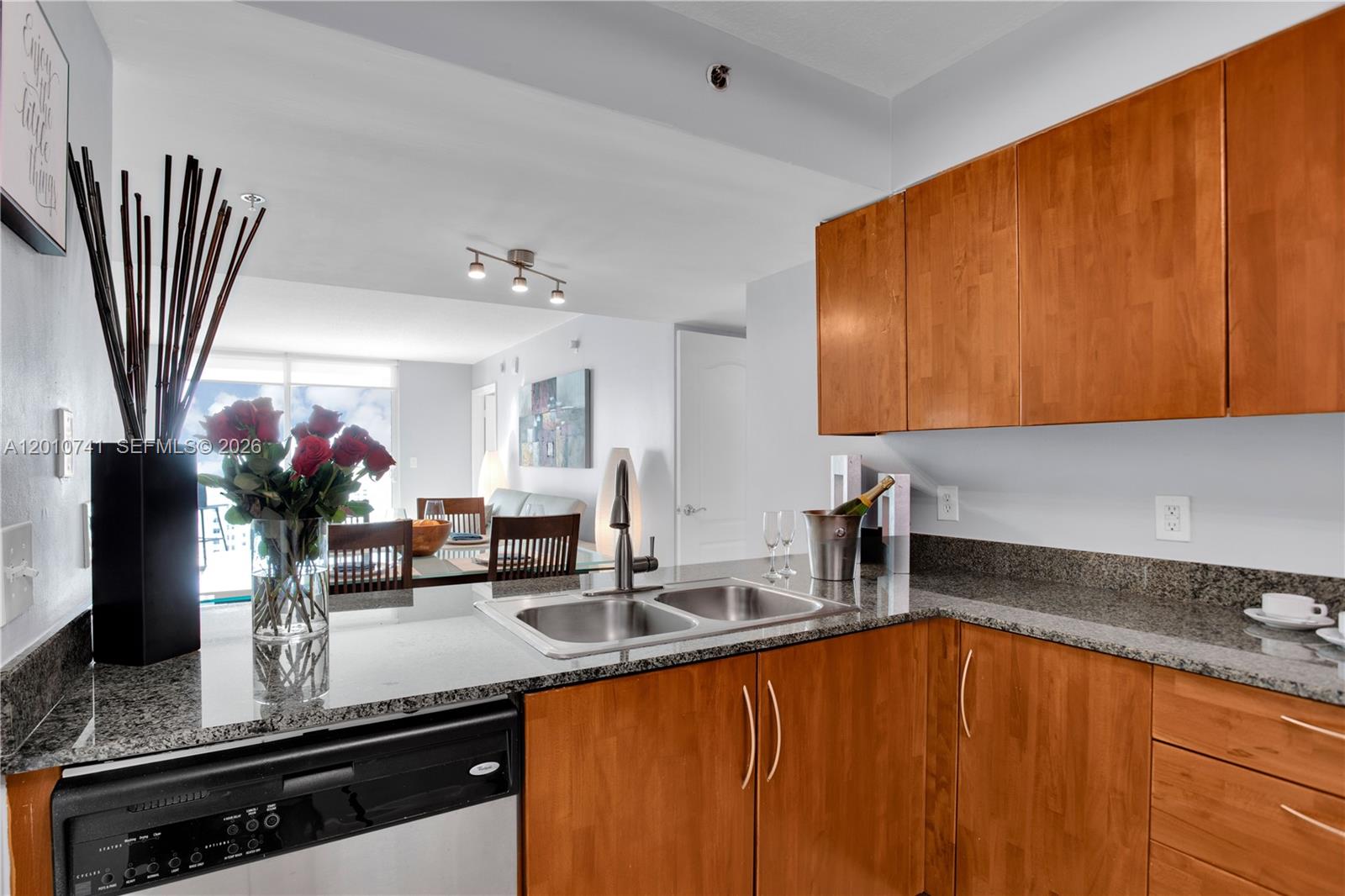 1200 Brickell Bay Dr #3515, Miami FL 33131