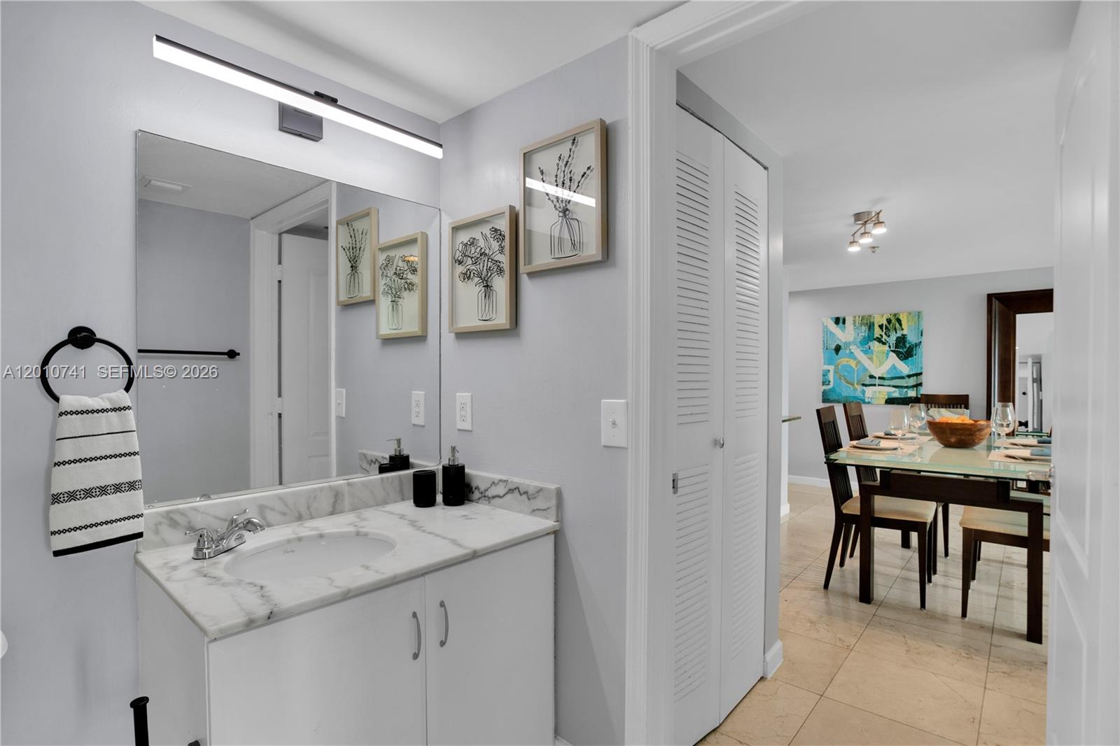 1200 Brickell Bay Dr #3515, Miami FL 33131