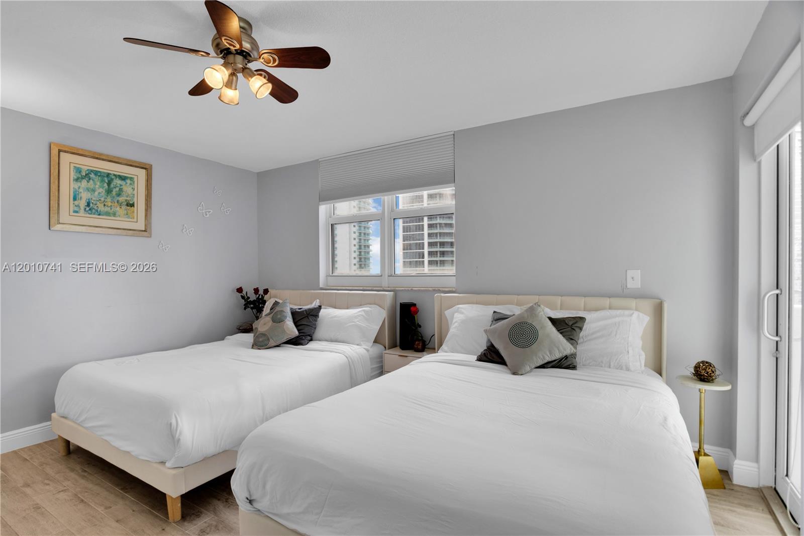 1200 Brickell Bay Dr #3515, Miami FL 33131