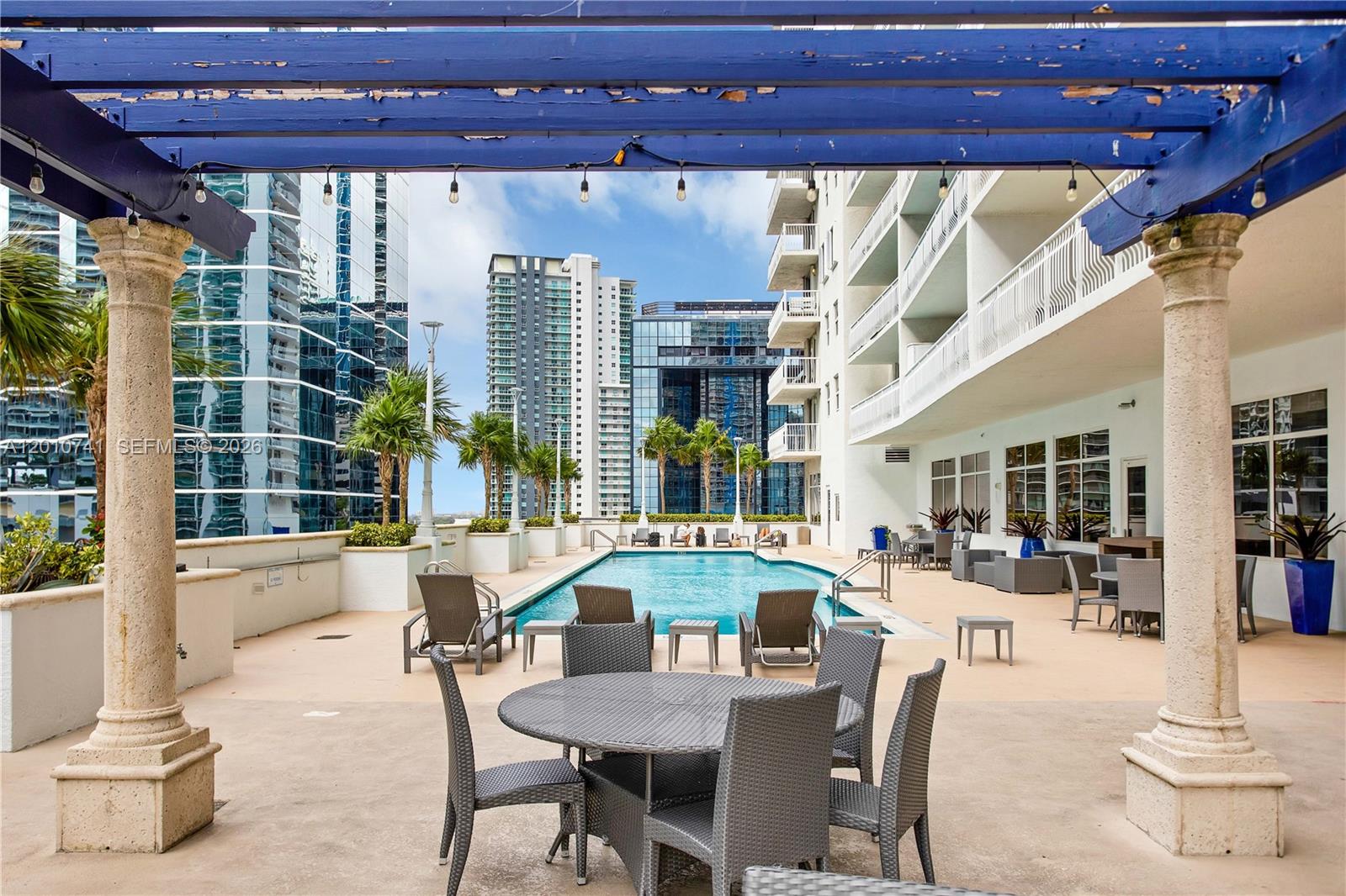 1200 Brickell Bay Dr #3515, Miami FL 33131
