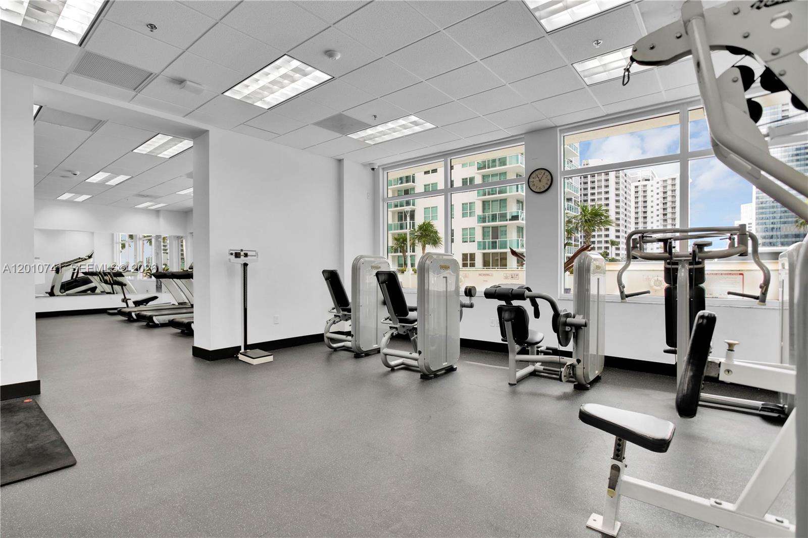 1200 Brickell Bay Dr #3515, Miami FL 33131