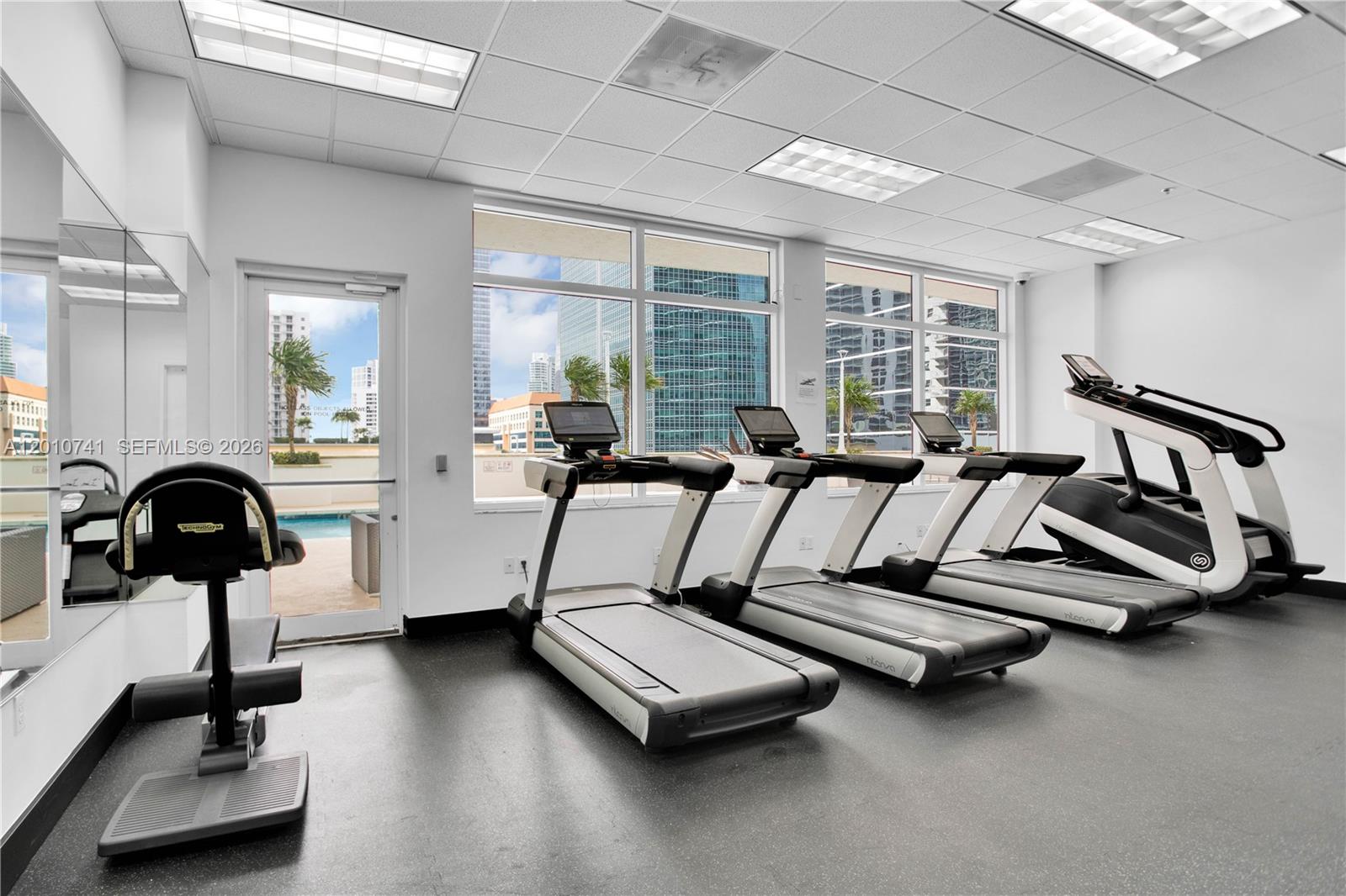1200 Brickell Bay Dr #3515, Miami FL 33131