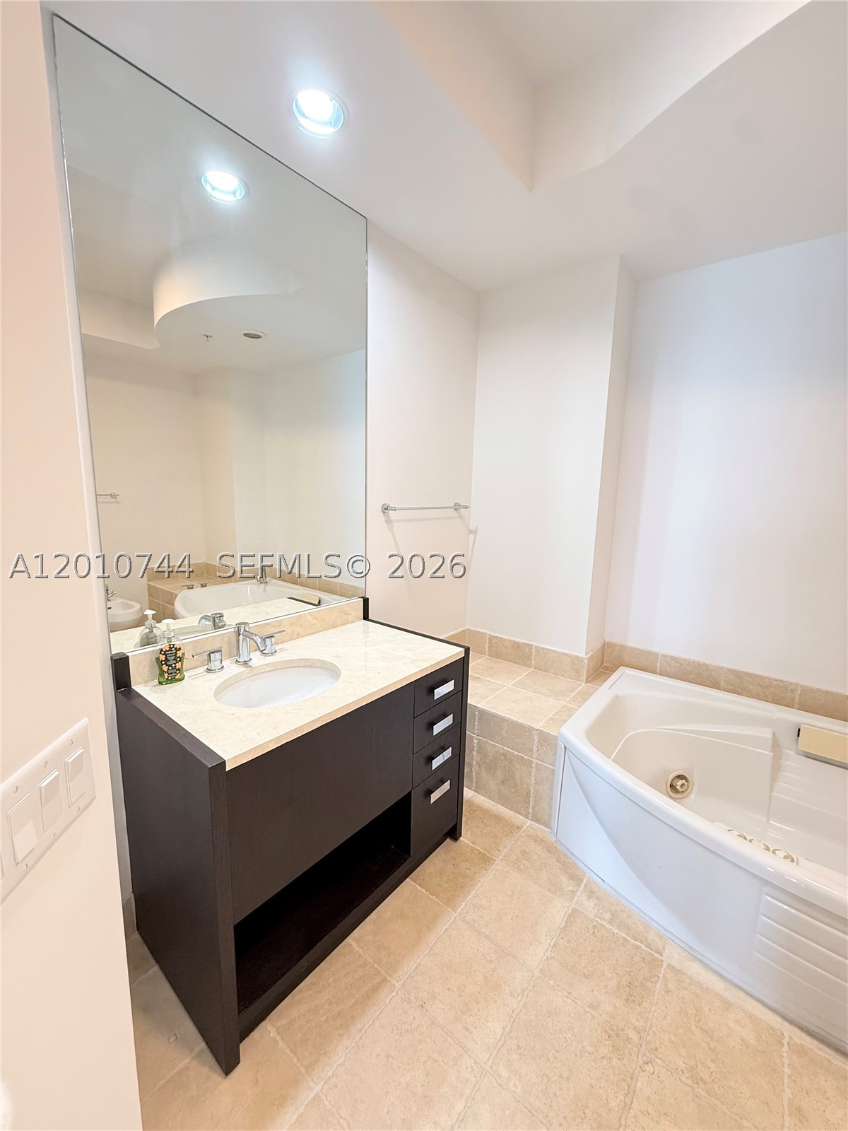 18201 Collins Ave #3708, Sunny Isles Beach FL 33160
