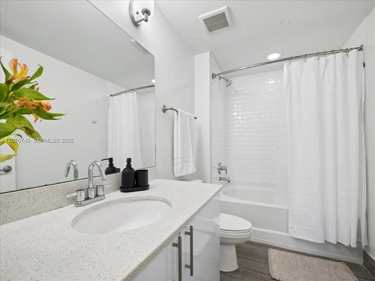 1776 Polk St #1703, Hollywood FL 33020