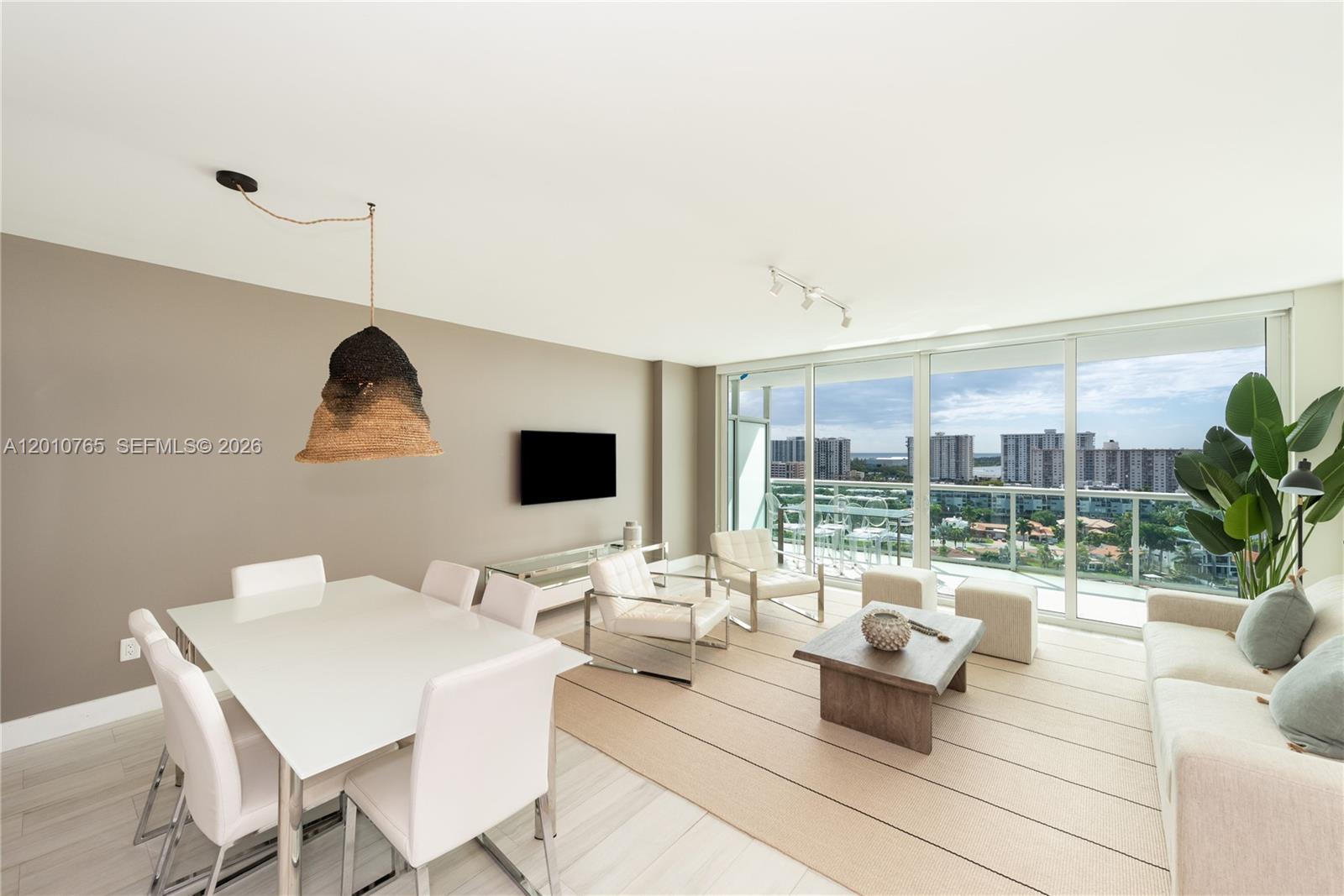 400 Sunny Isles Blvd #1518, Sunny Isles Beach FL 33160