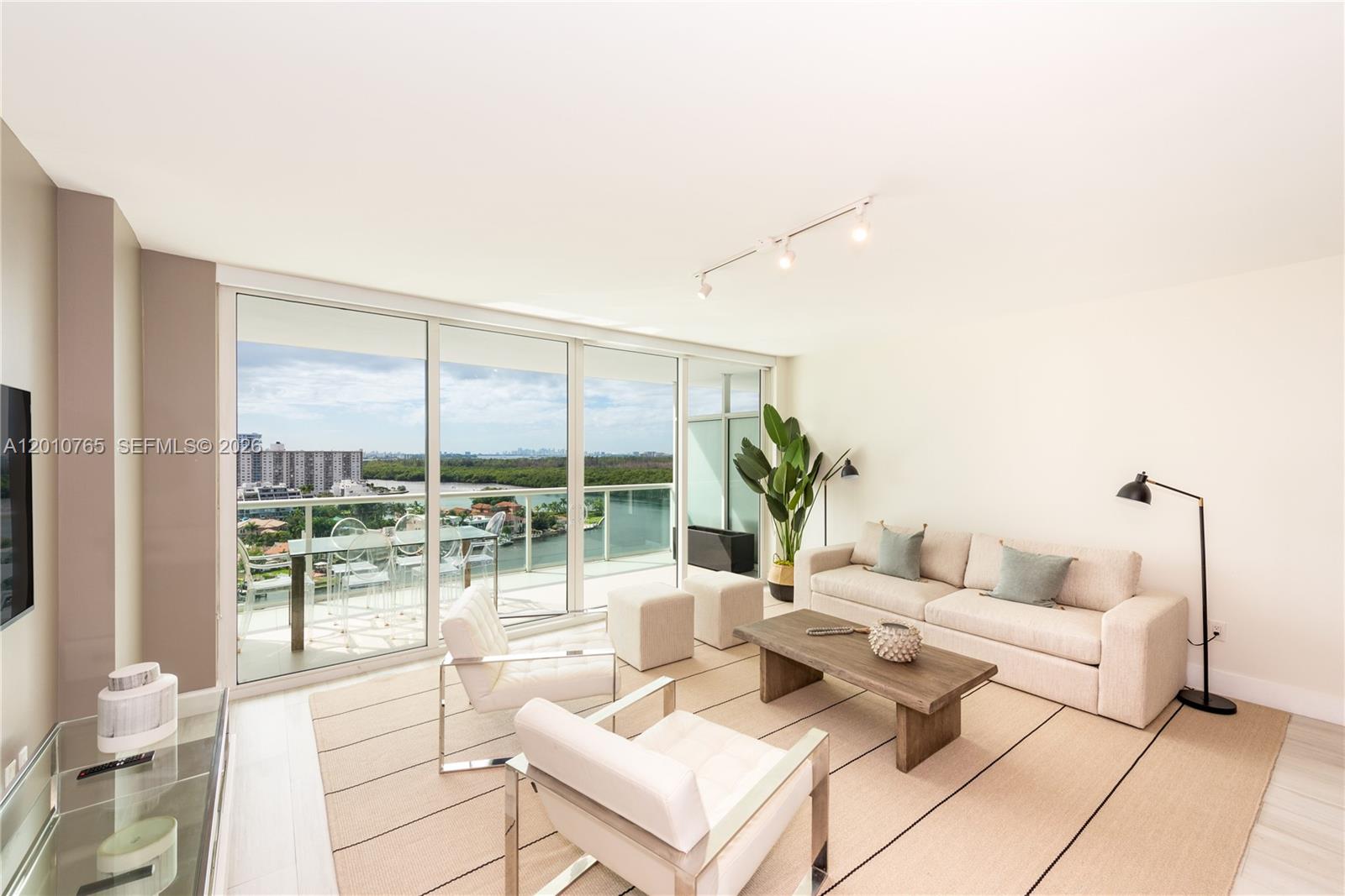 400 Sunny Isles Blvd #1518, Sunny Isles Beach FL 33160
