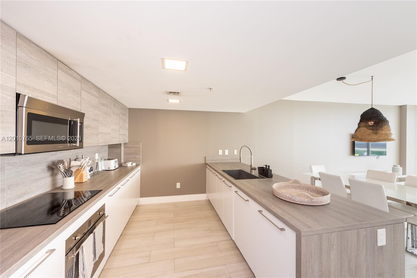 400 Sunny Isles Blvd #1518, Sunny Isles Beach FL 33160