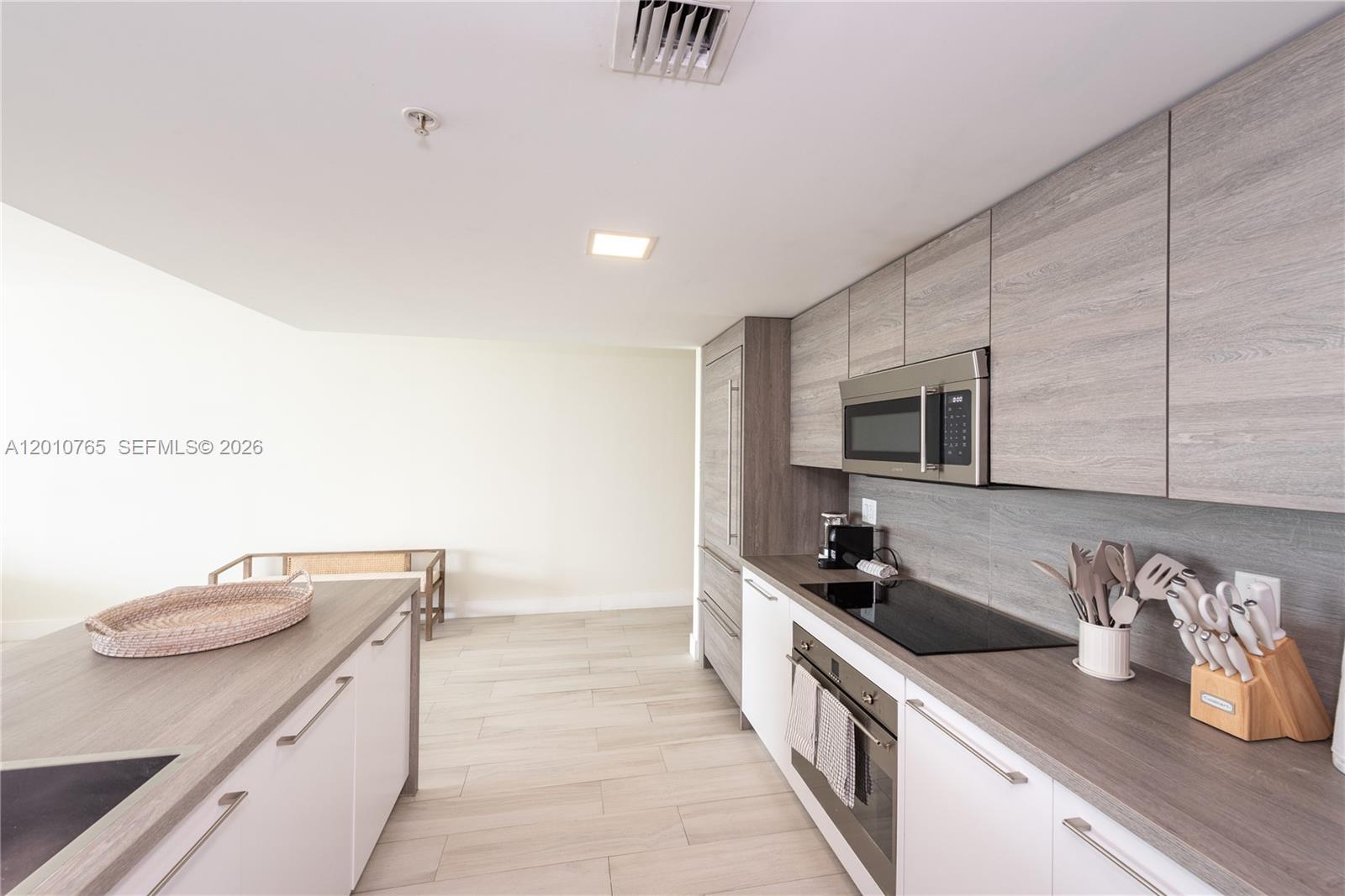 400 Sunny Isles Blvd #1518, Sunny Isles Beach FL 33160