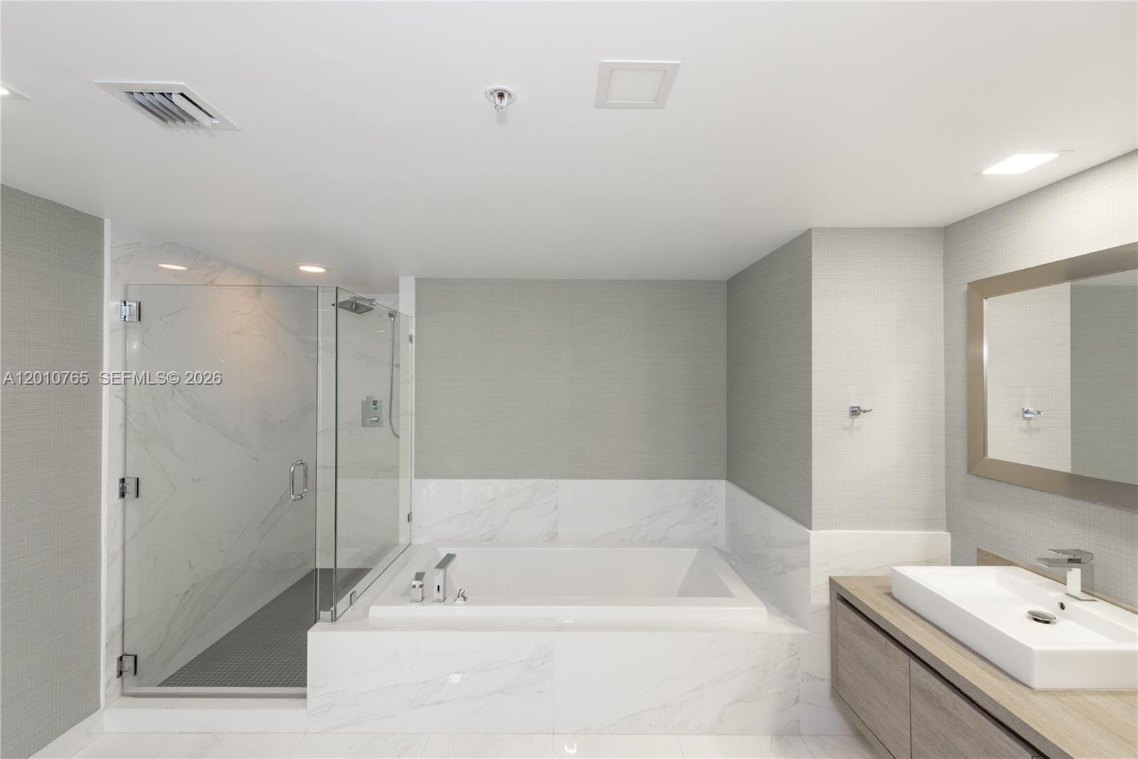 400 Sunny Isles Blvd #1518, Sunny Isles Beach FL 33160