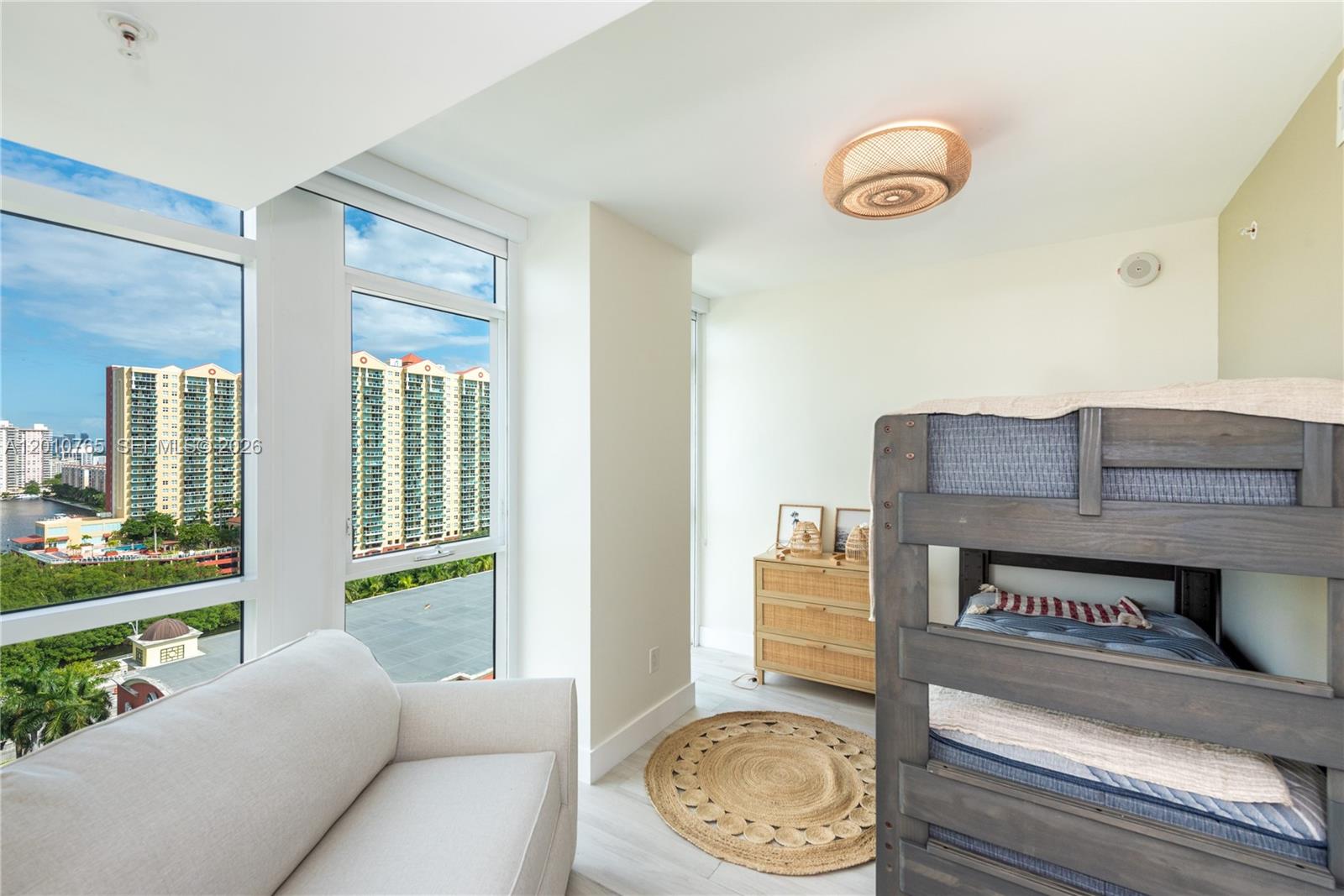 400 Sunny Isles Blvd #1518, Sunny Isles Beach FL 33160