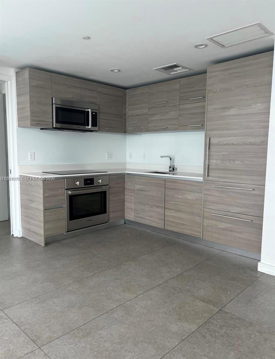 1300 S Miami Ave #1807, Miami FL 33130