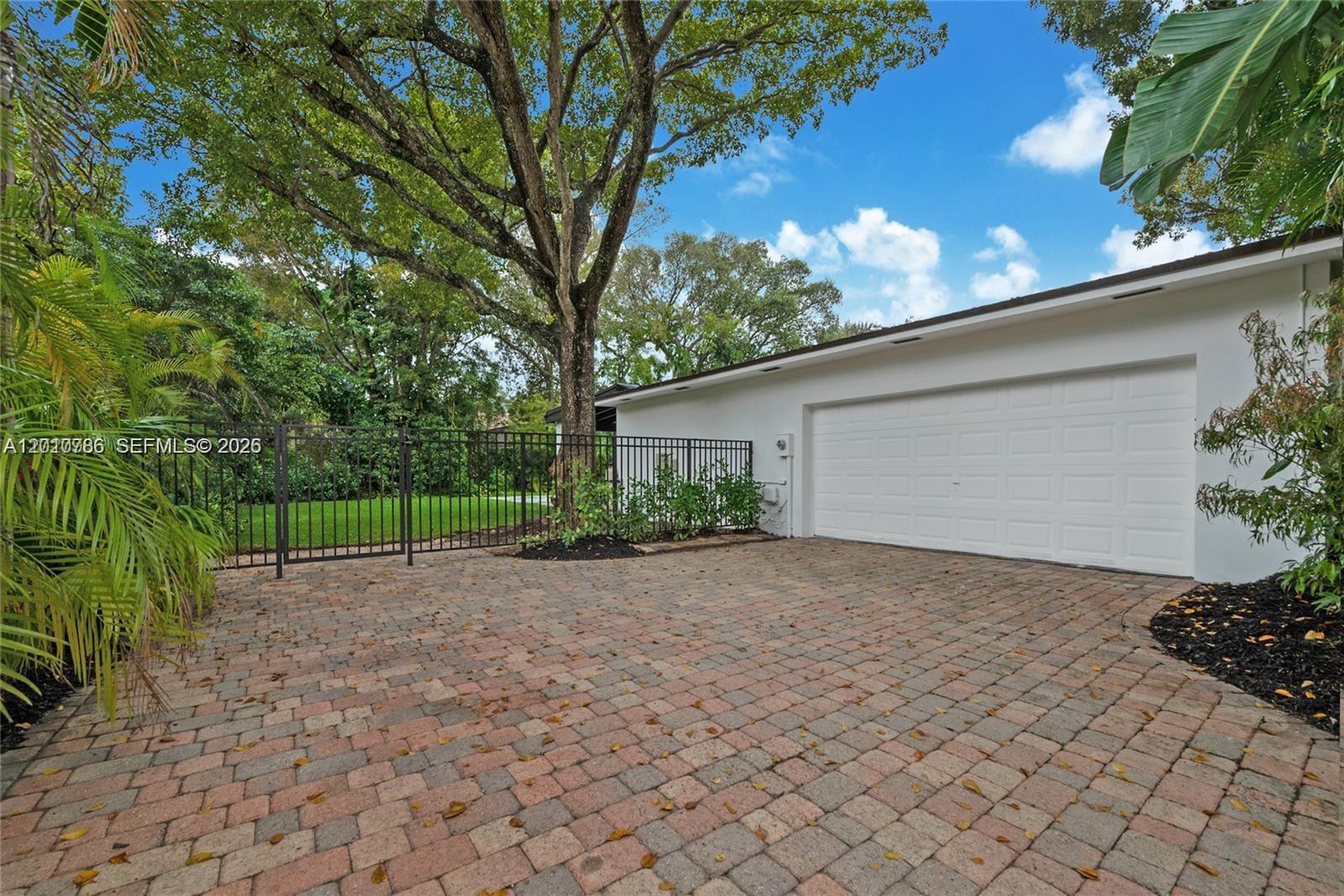 17203 SW 78th Pl, Palmetto Bay FL 33157