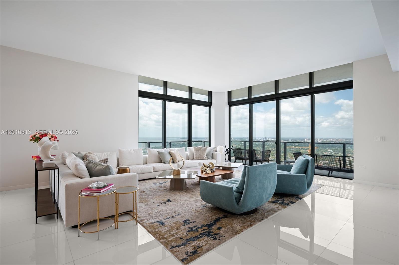 88 SW 7th St #PH4301, Miami FL 33130
