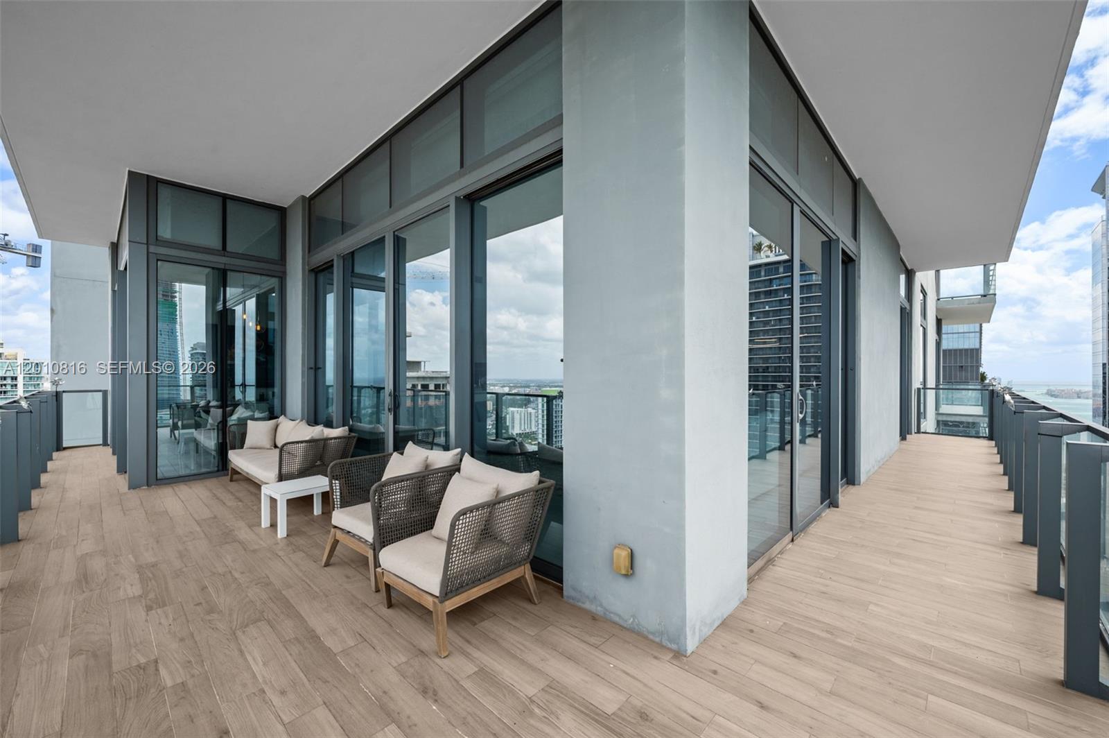 88 SW 7th St #PH4301, Miami FL 33130