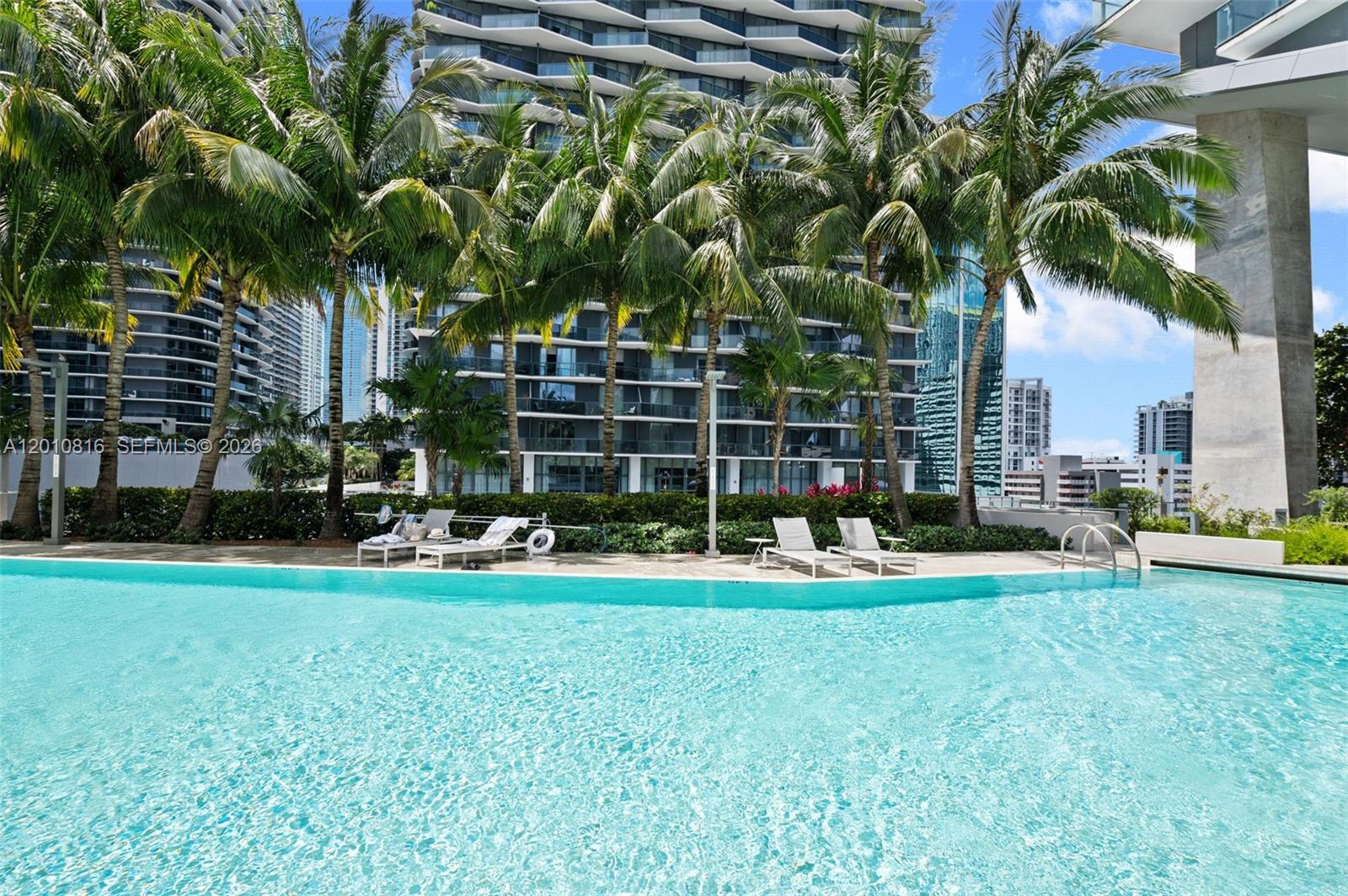 88 SW 7th St #PH4301, Miami FL 33130