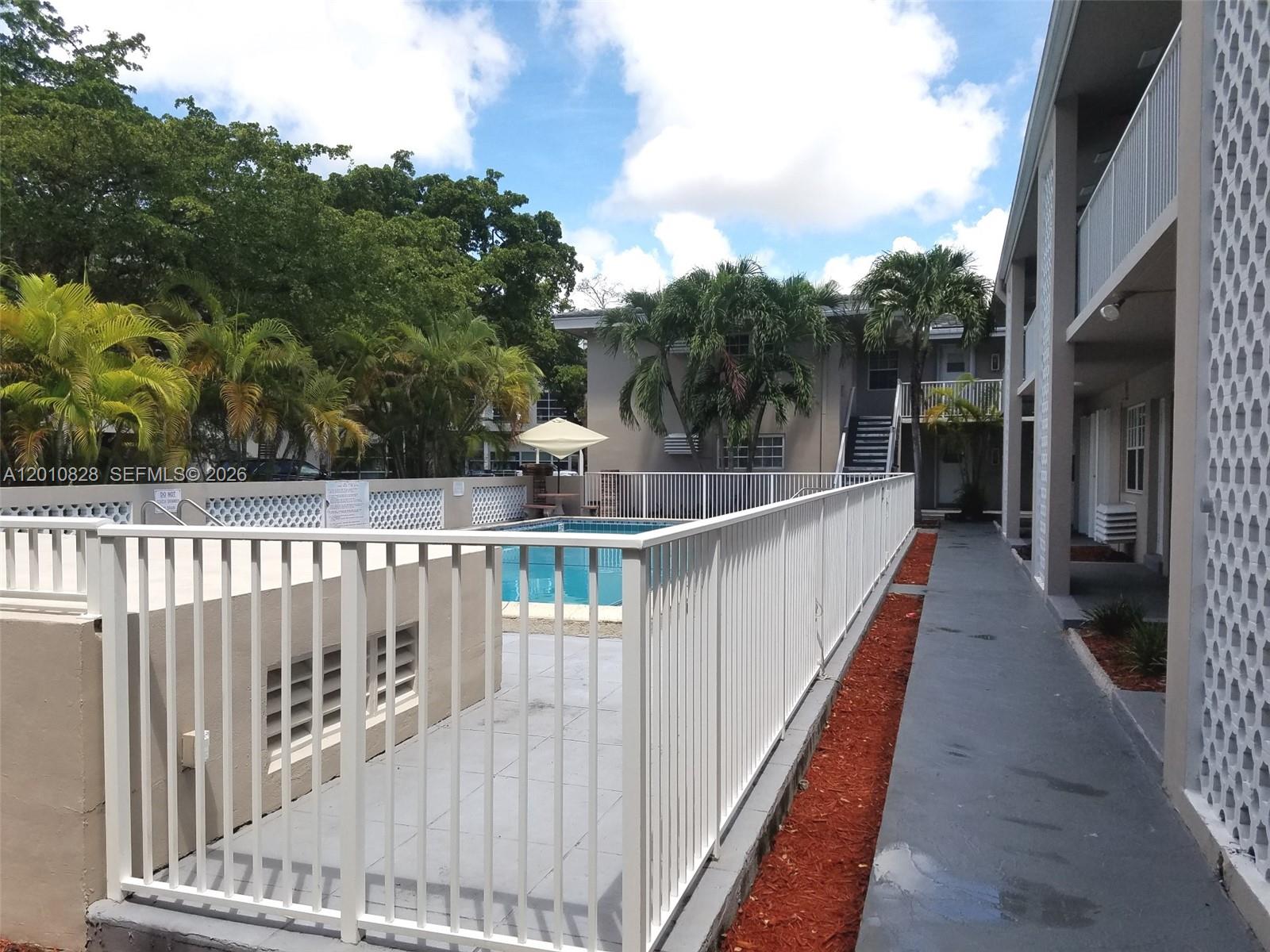 6565 Santona St #B8, Coral Gables FL 33146