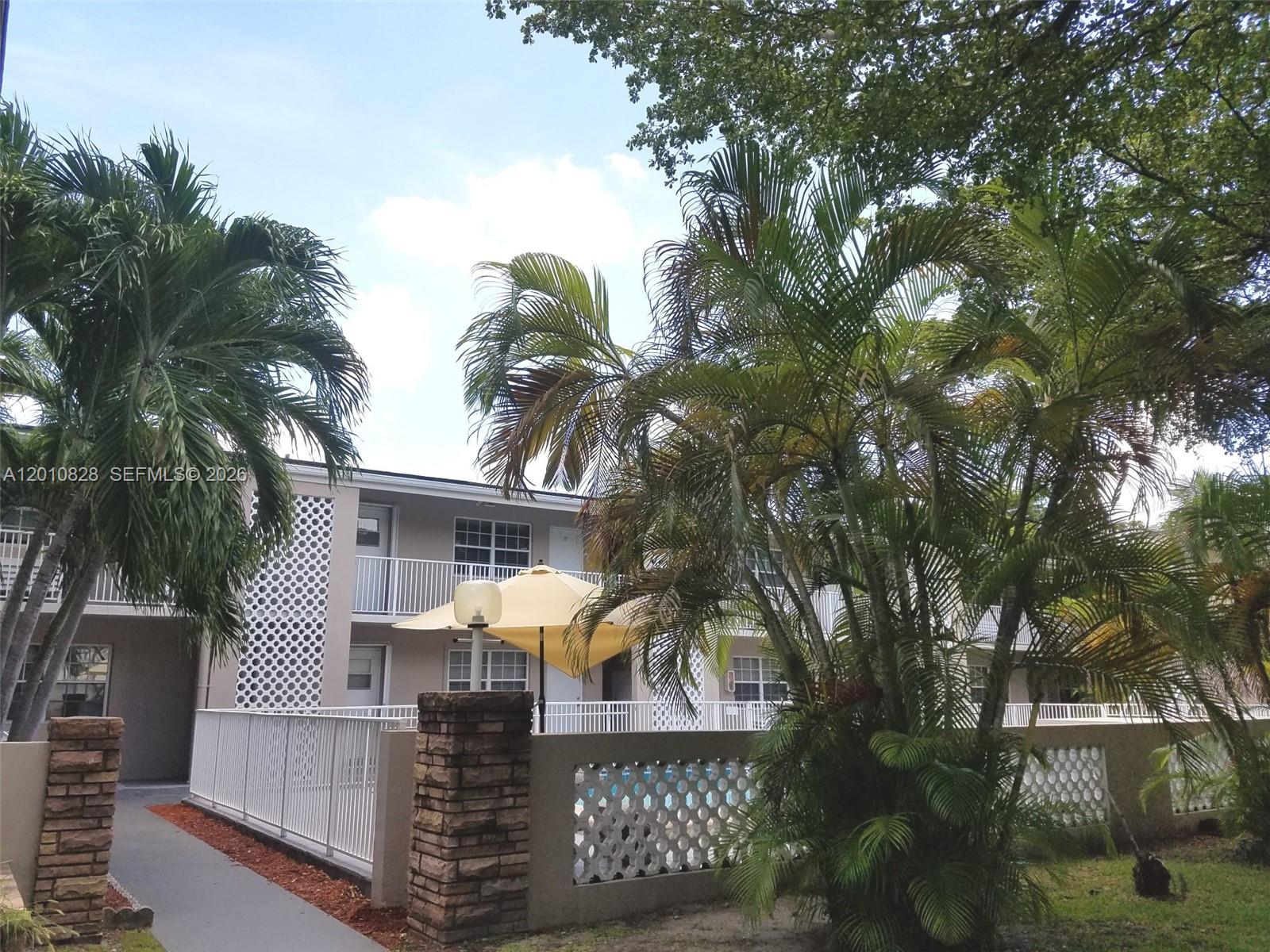 6565 Santona St #B8, Coral Gables FL 33146