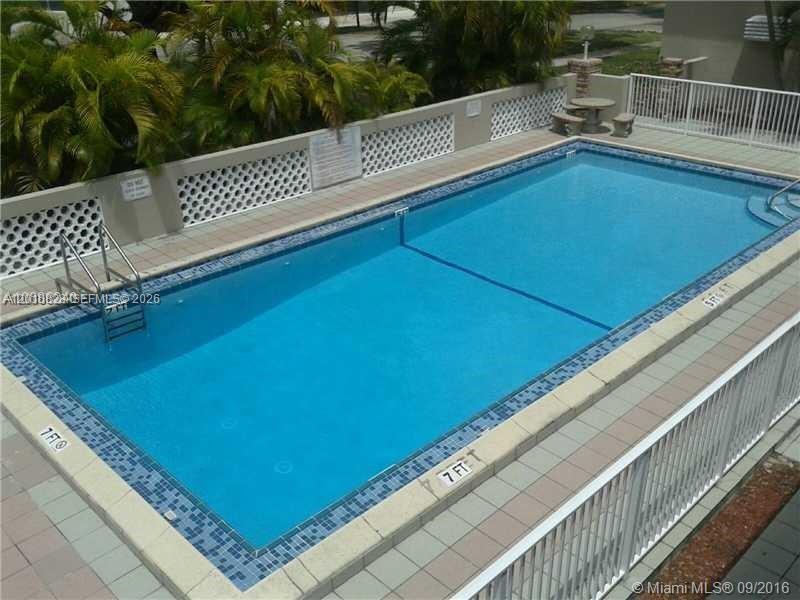 6565 Santona St #B8, Coral Gables FL 33146