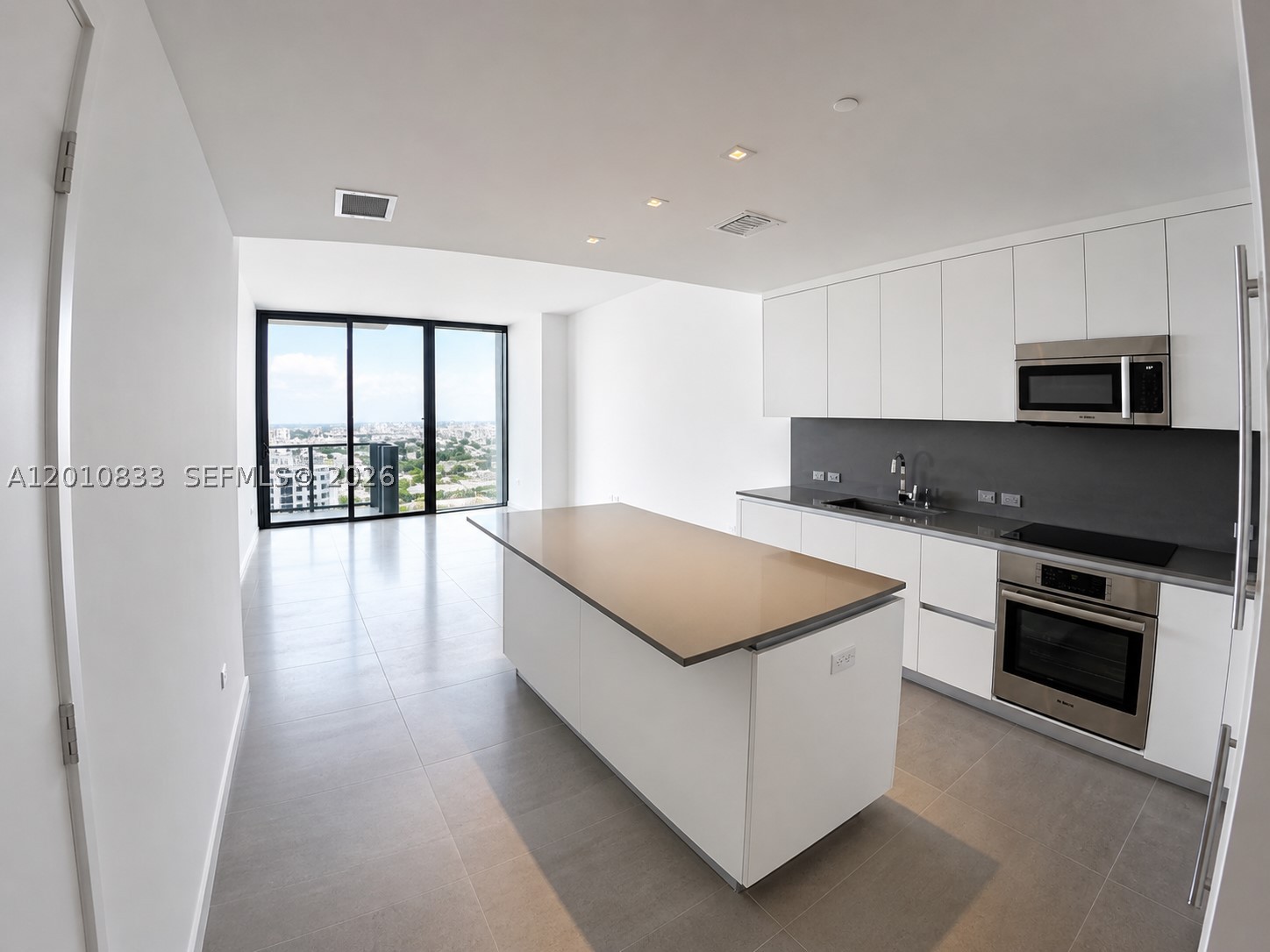 88 SW 7th St #2206, Miami FL 33130