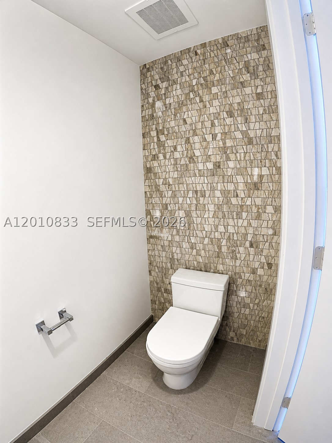 88 SW 7th St #2206, Miami FL 33130