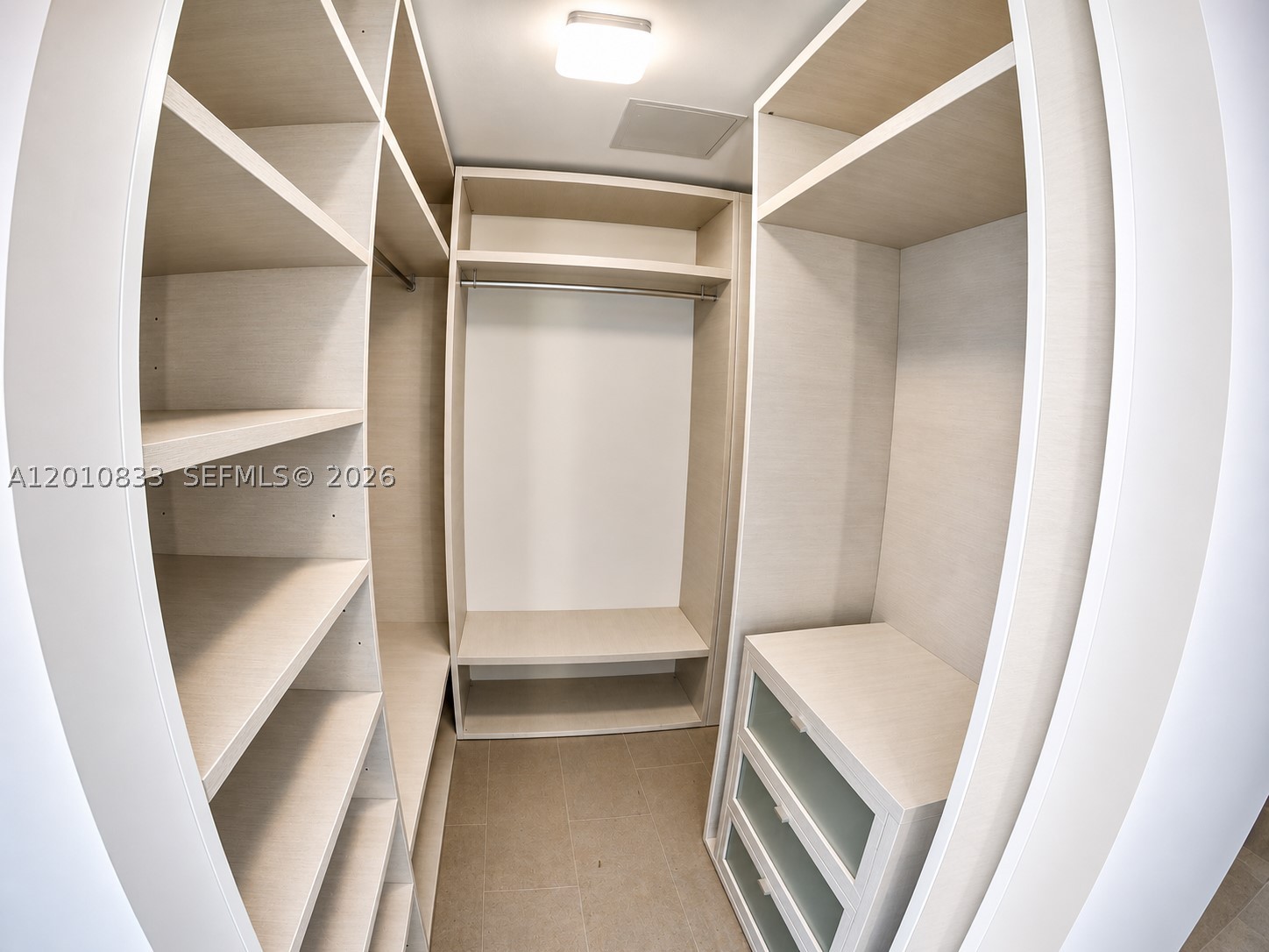 88 SW 7th St #2206, Miami FL 33130