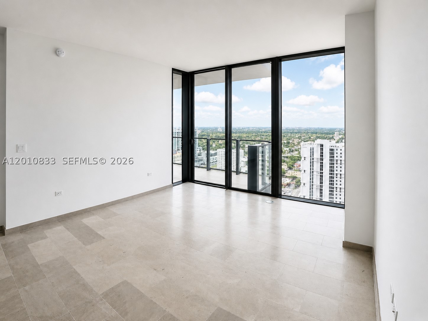 88 SW 7th St #2206, Miami FL 33130