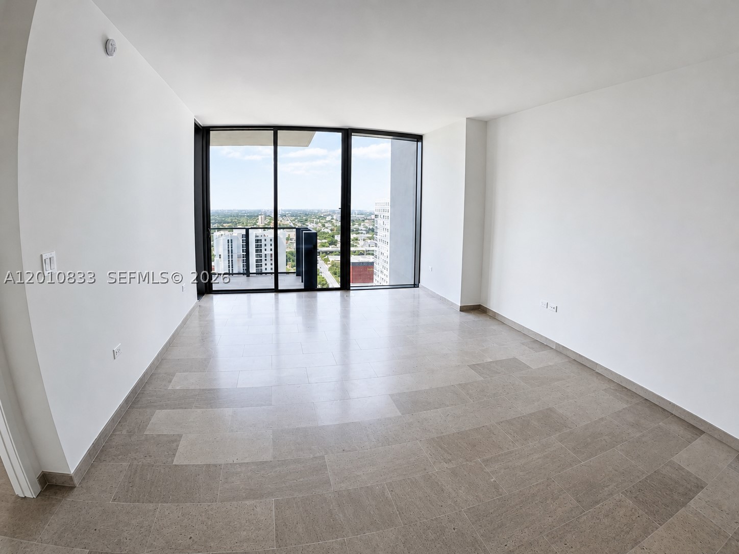 88 SW 7th St #2206, Miami FL 33130