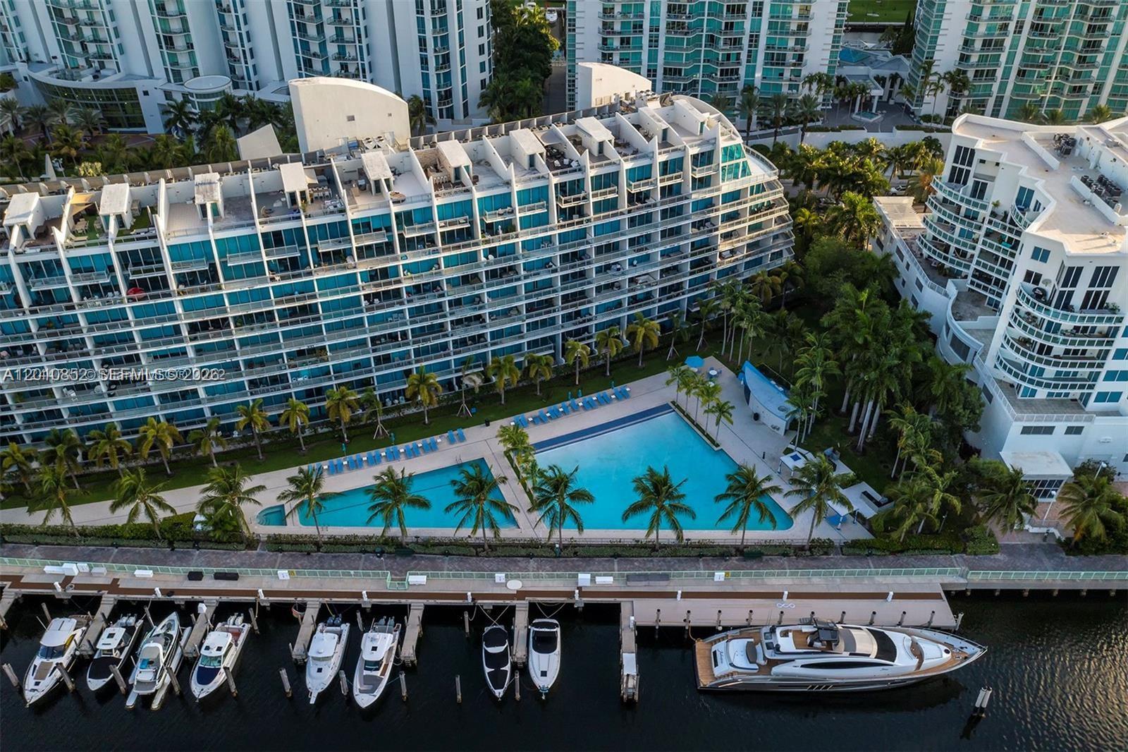 2950 NE 188th St #406, Aventura FL 33180