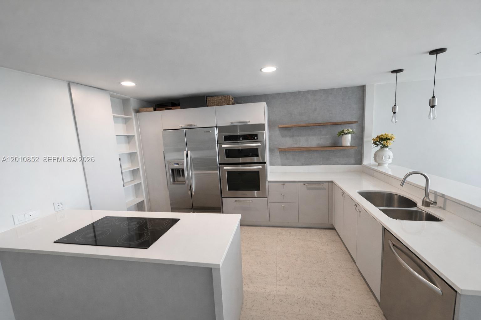 2950 NE 188th St #406, Aventura FL 33180