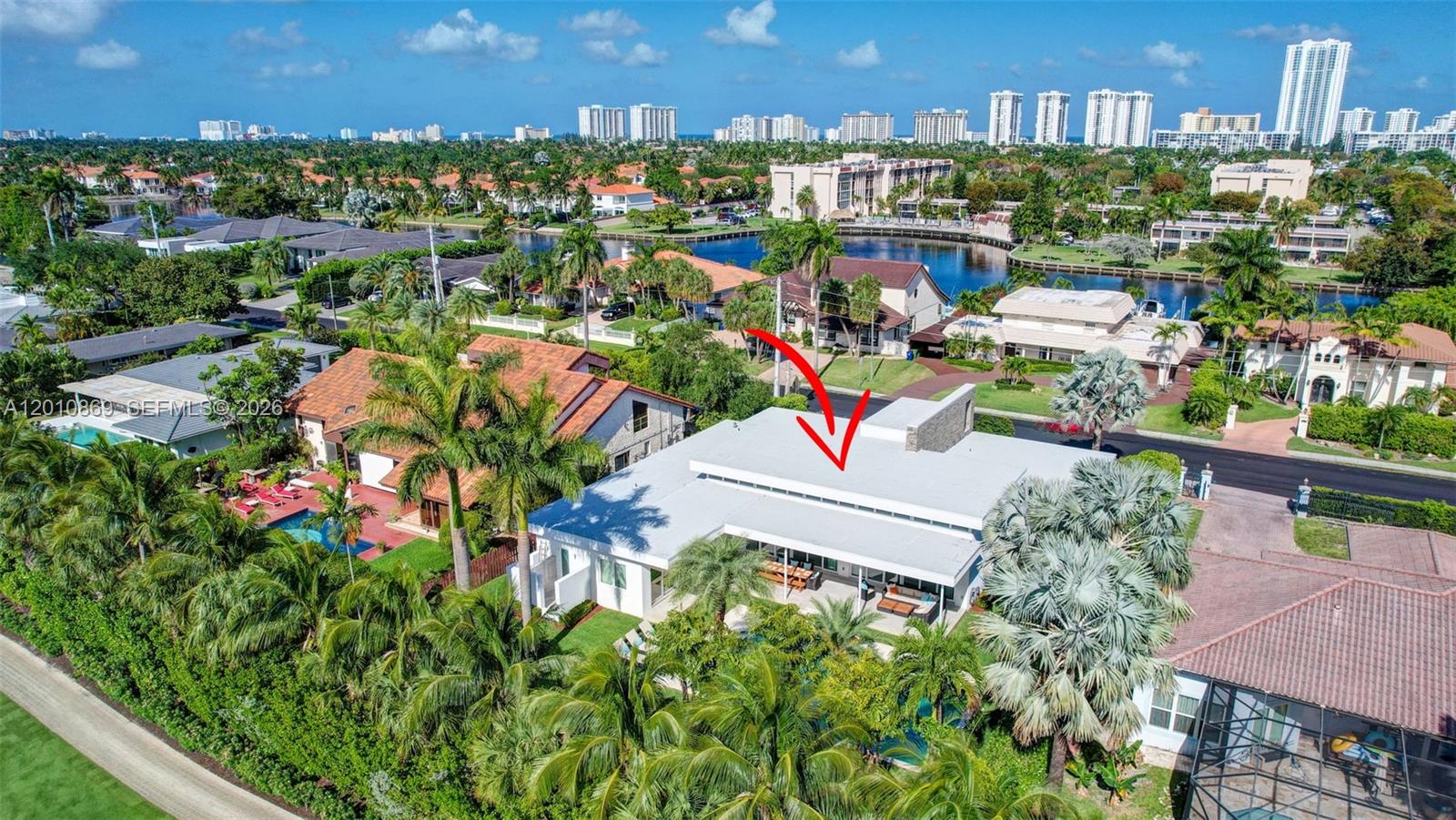 907 Diplomat Pkwy, Hallandale Beach FL 33009