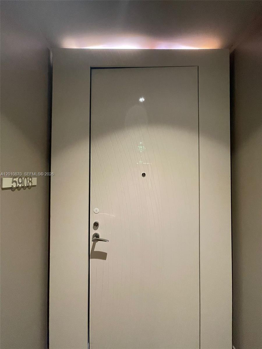 1000 Brickell Plaza #5908, Miami FL 33131