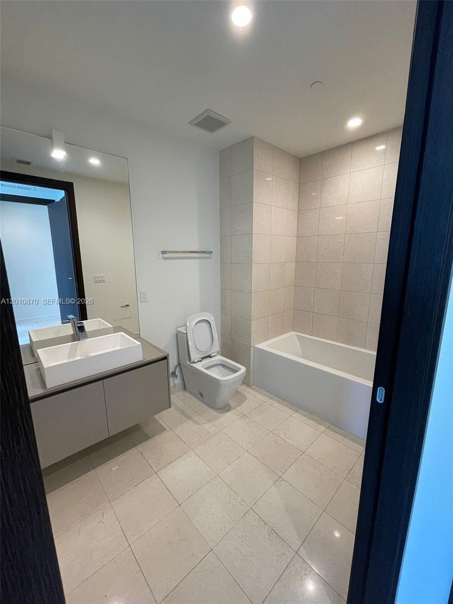 1000 Brickell Plaza #5908, Miami FL 33131