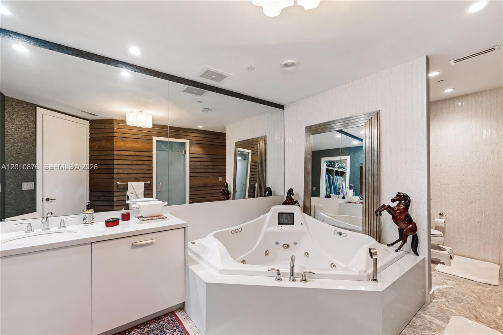 16051 Collins Ave #403, Sunny Isles Beach FL 33160