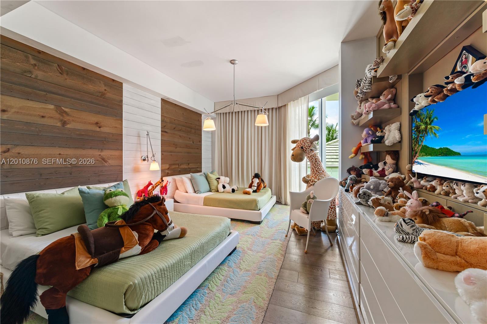 16051 Collins Ave #403, Sunny Isles Beach FL 33160