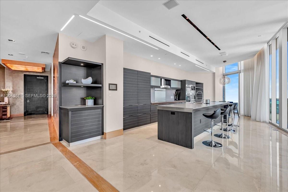 200 Biscayne Boulevard Way #PH 5401, Miami FL 33131