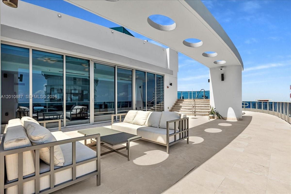200 Biscayne Boulevard Way #PH 5401, Miami FL 33131