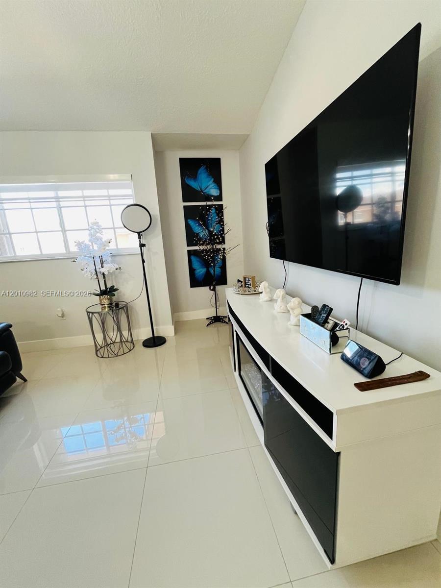 7817 W 36th Ave #204, Hialeah FL 33018