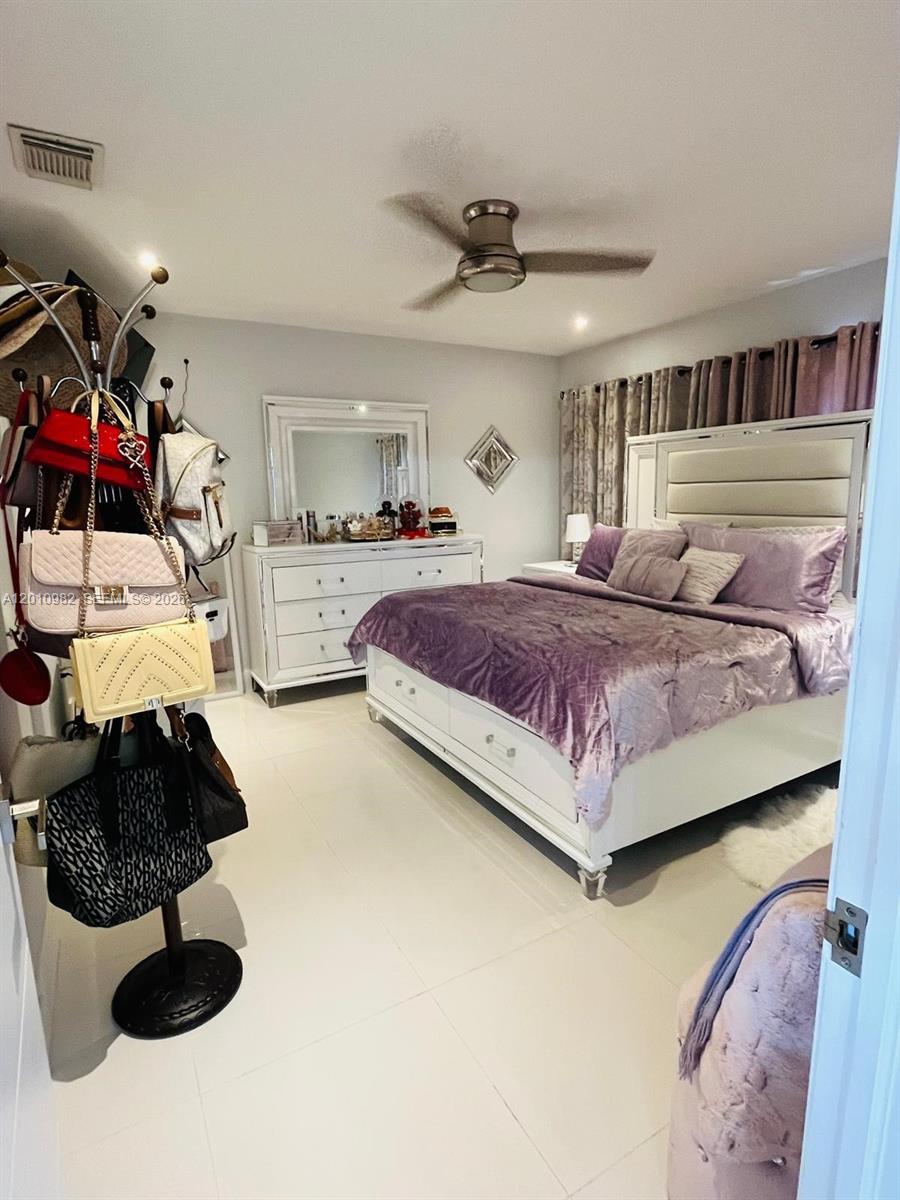7817 W 36th Ave #204, Hialeah FL 33018
