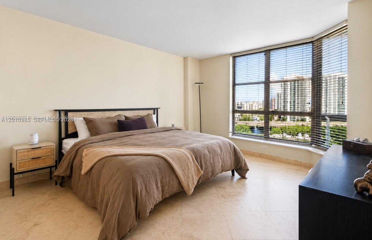 3600 Mystic Pointe Dr #1209, Aventura FL 33180