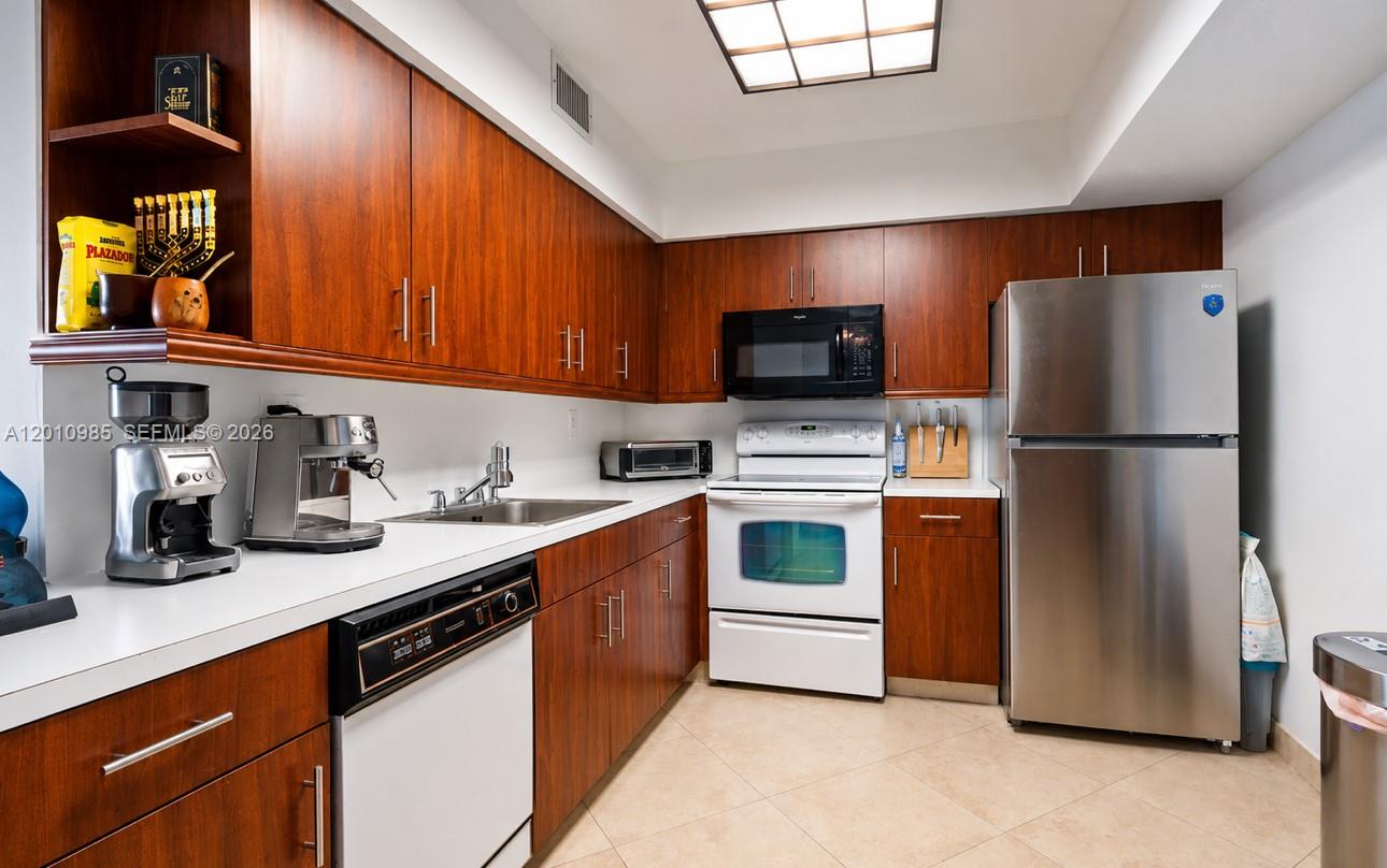 3600 Mystic Pointe Dr #1209, Aventura FL 33180