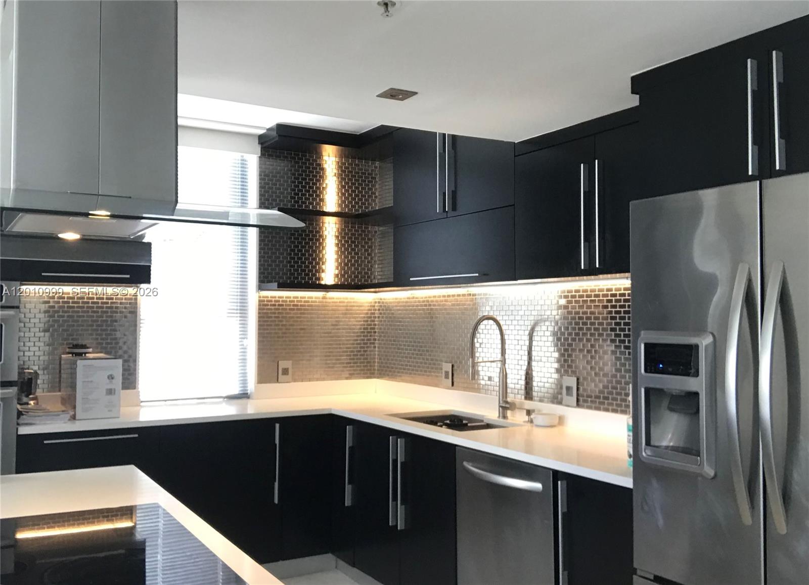 701 Brickell Key Blvd #910, Miami FL 33131