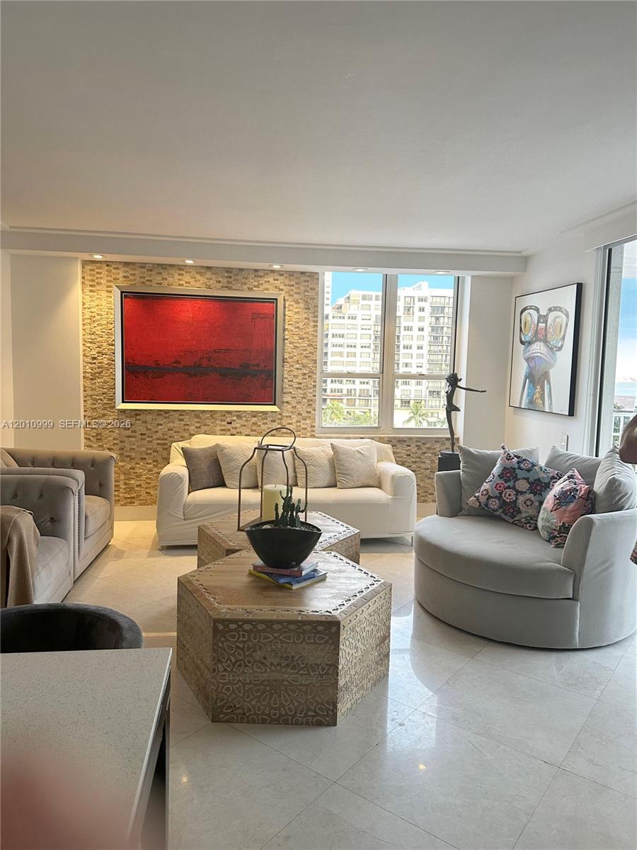 701 Brickell Key Blvd #910, Miami FL 33131