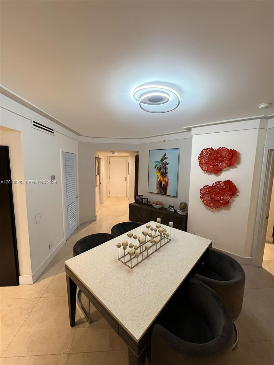 701 Brickell Key Blvd #910, Miami FL 33131