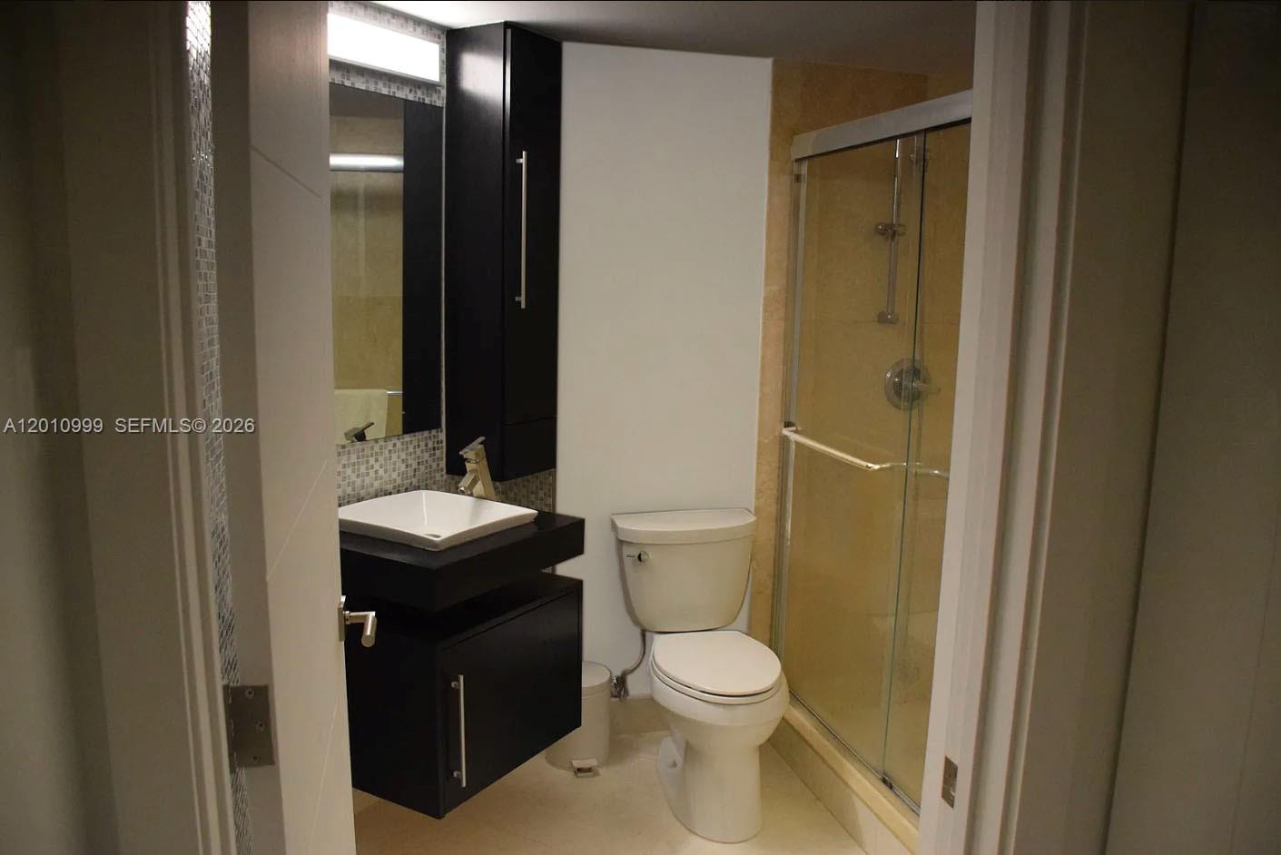 701 Brickell Key Blvd #910, Miami FL 33131