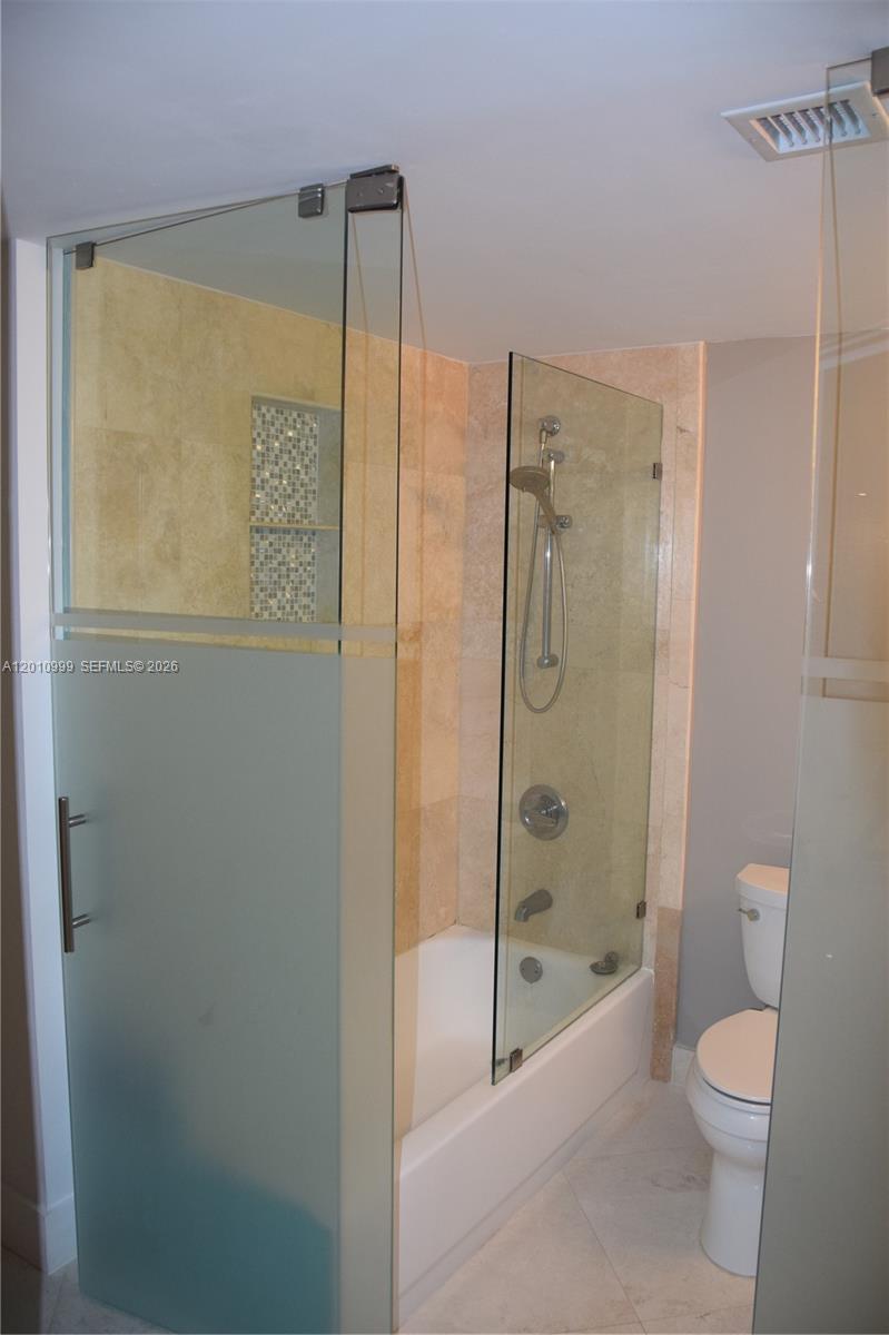 701 Brickell Key Blvd #910, Miami FL 33131