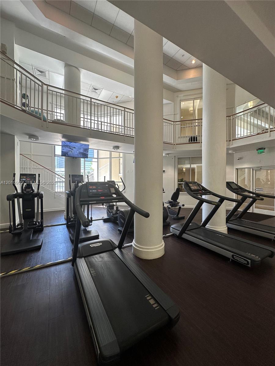 701 Brickell Key Blvd #910, Miami FL 33131