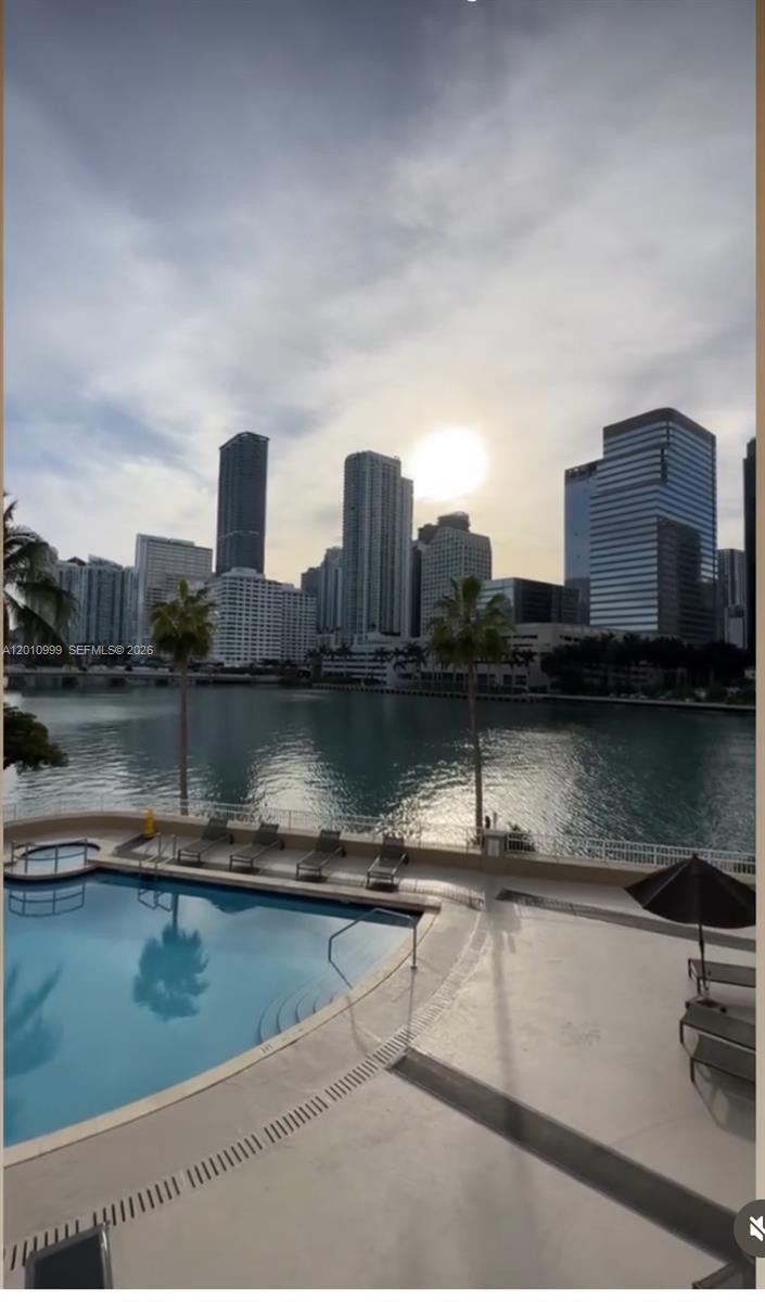 701 Brickell Key Blvd #910, Miami FL 33131