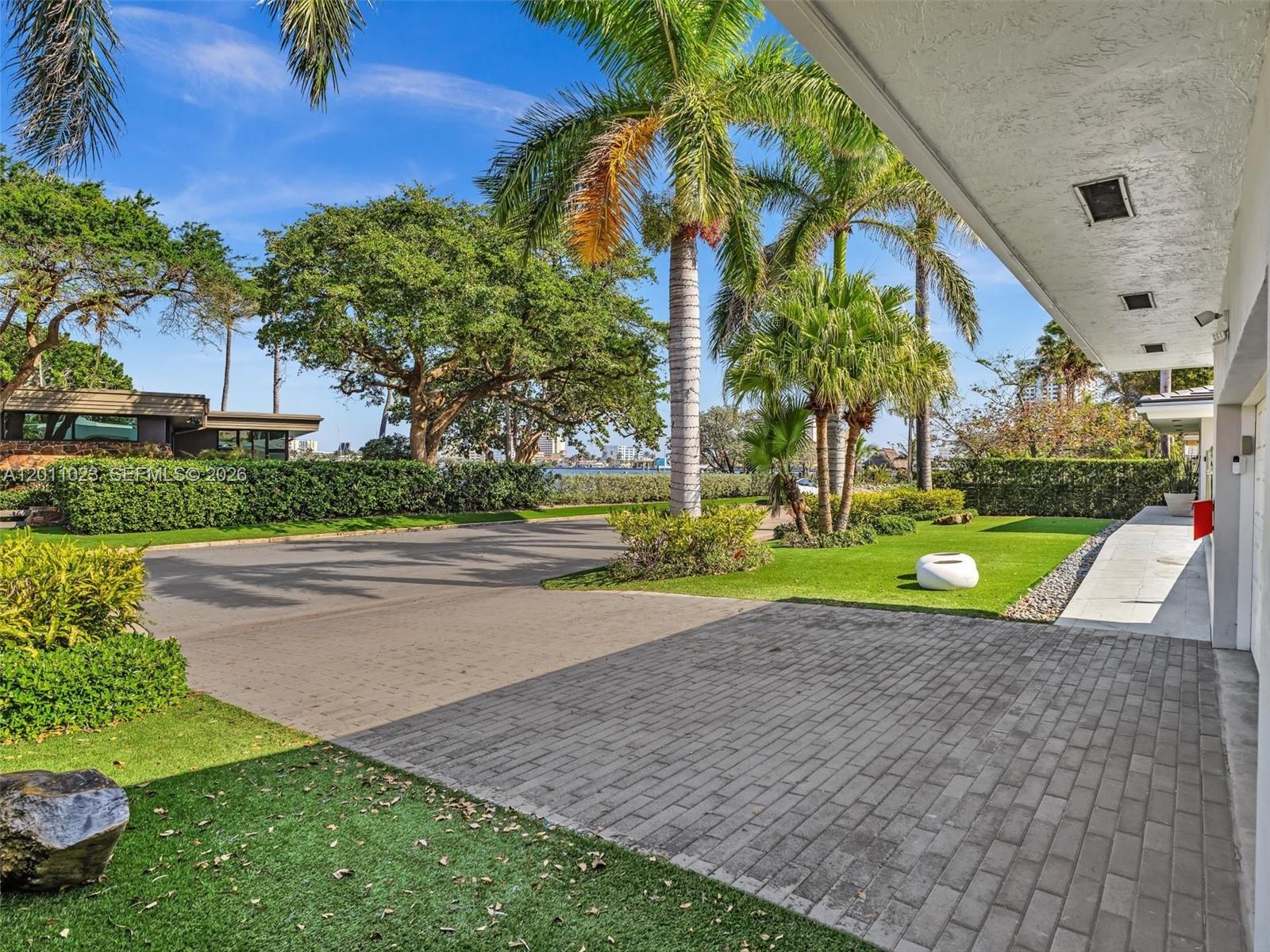 840 S Southlake Dr #0, Hollywood FL 33019