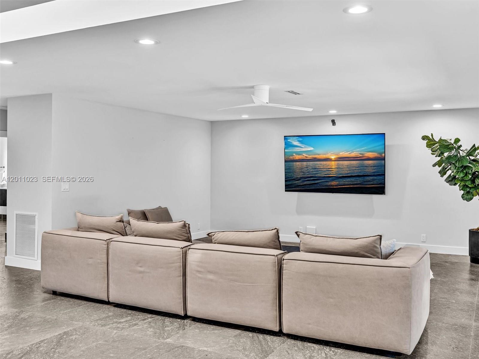 840 S Southlake Dr #0, Hollywood FL 33019